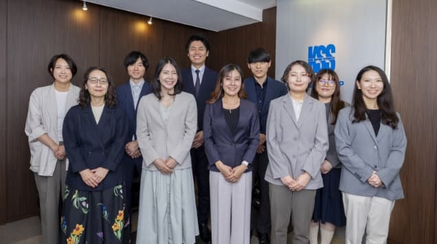 経理サポートスタッフの社員の集合写真